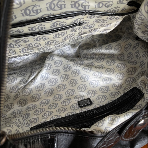 Guess Purse - Picture 3 of 5